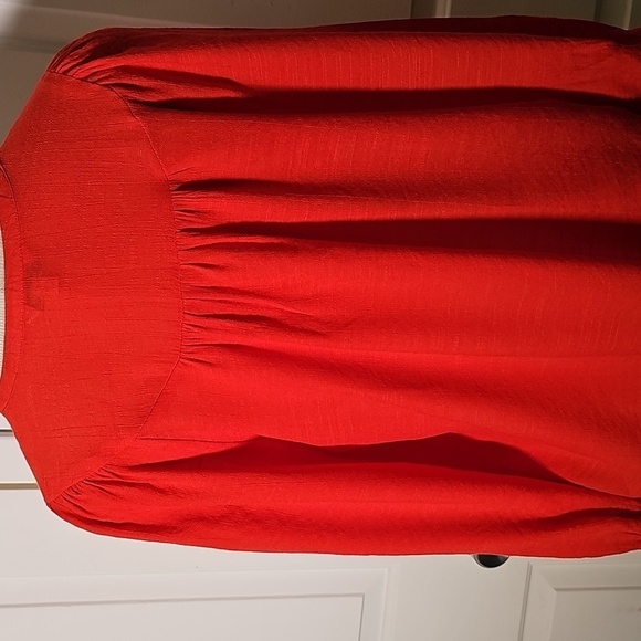 Nanette Lepore Women's Red Button-Up Top. Smocking Pearl Buttons. Size Meduim - Picture 6 of 7